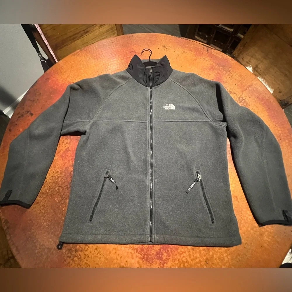 Men’s North Face Fleece Full Zip Polartech Jacket in Gray w/ Black Collar Size L